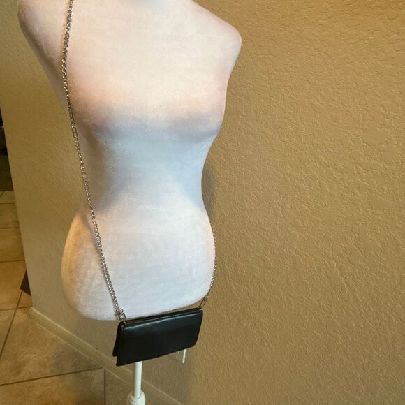 Gucci Bifold Long Wallet Black Leather With Silver Chain Strap Cocktail Party - Picture 15 of 16